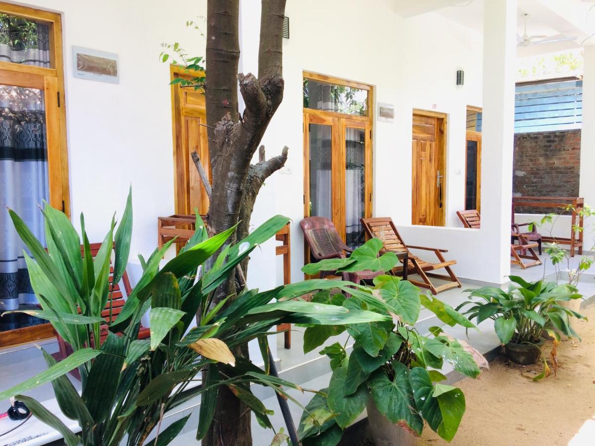 Tropicana Home Stay Arugam Bay Bagian luar foto