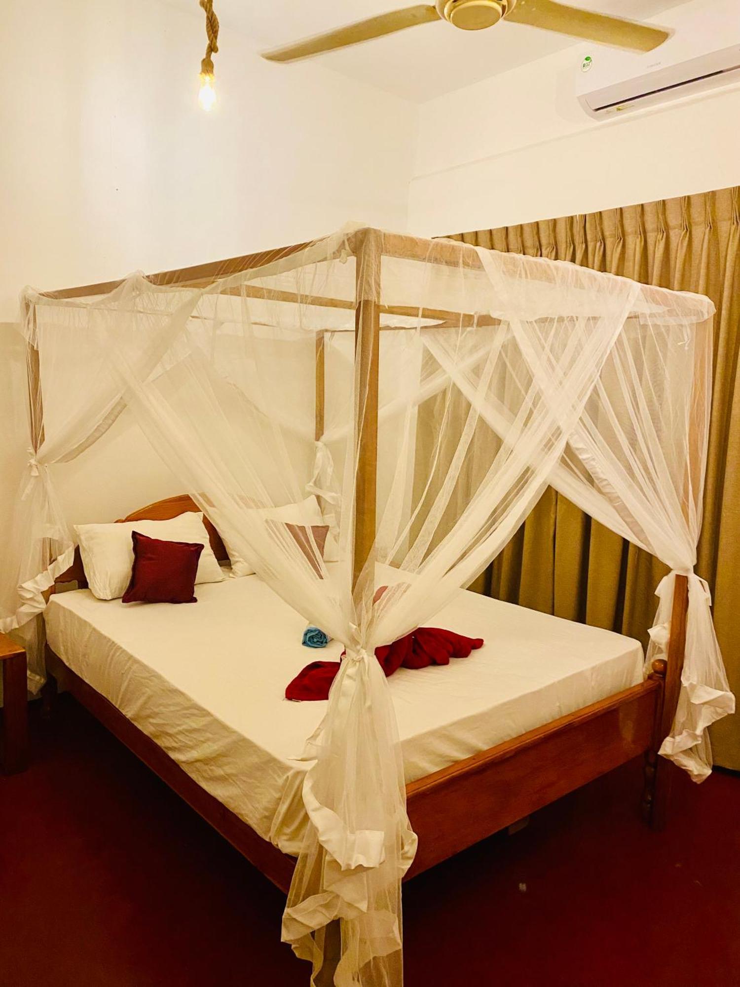 Tropicana Home Stay Arugam Bay Bagian luar foto
