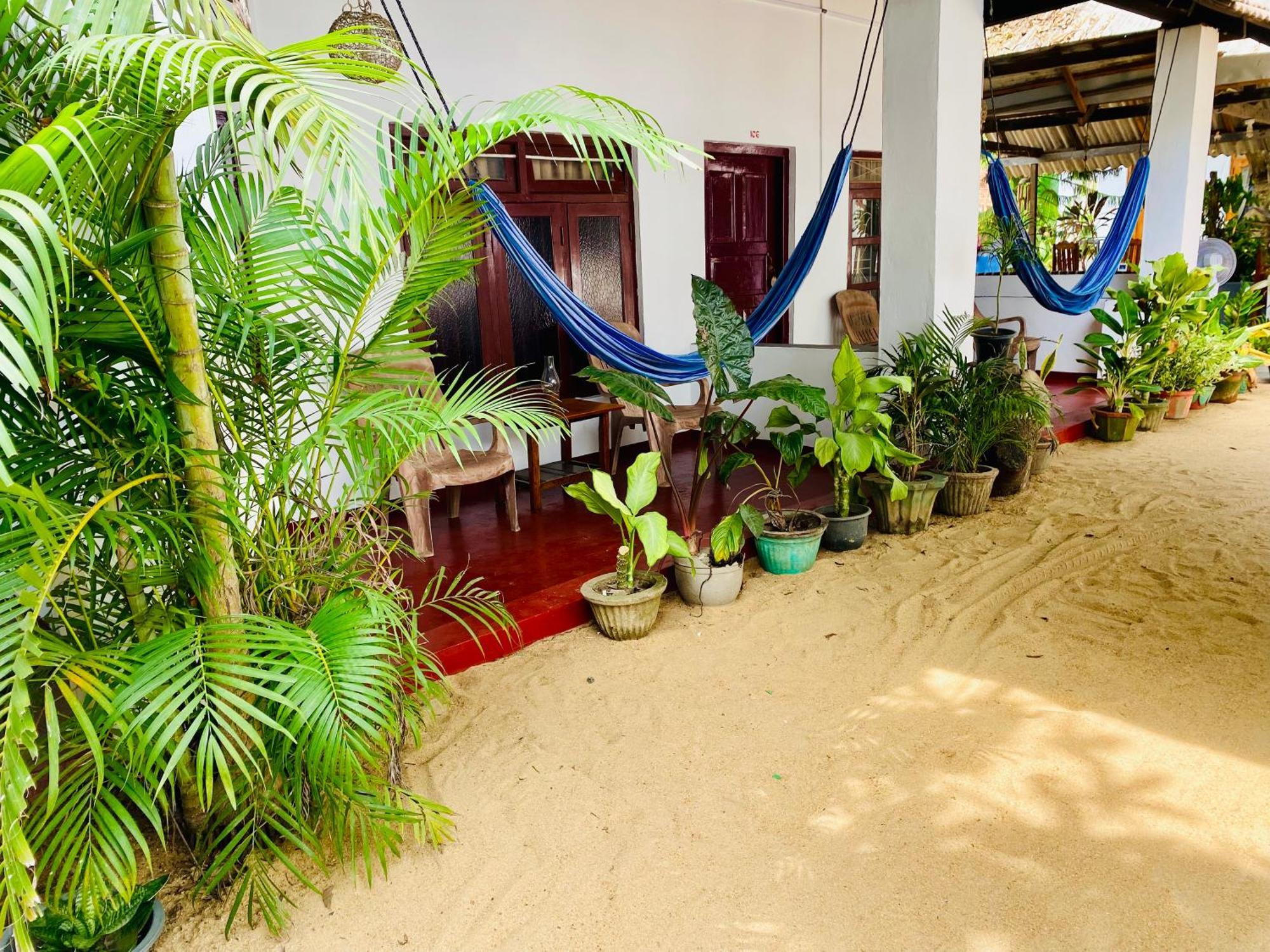 Tropicana Home Stay Arugam Bay Bagian luar foto