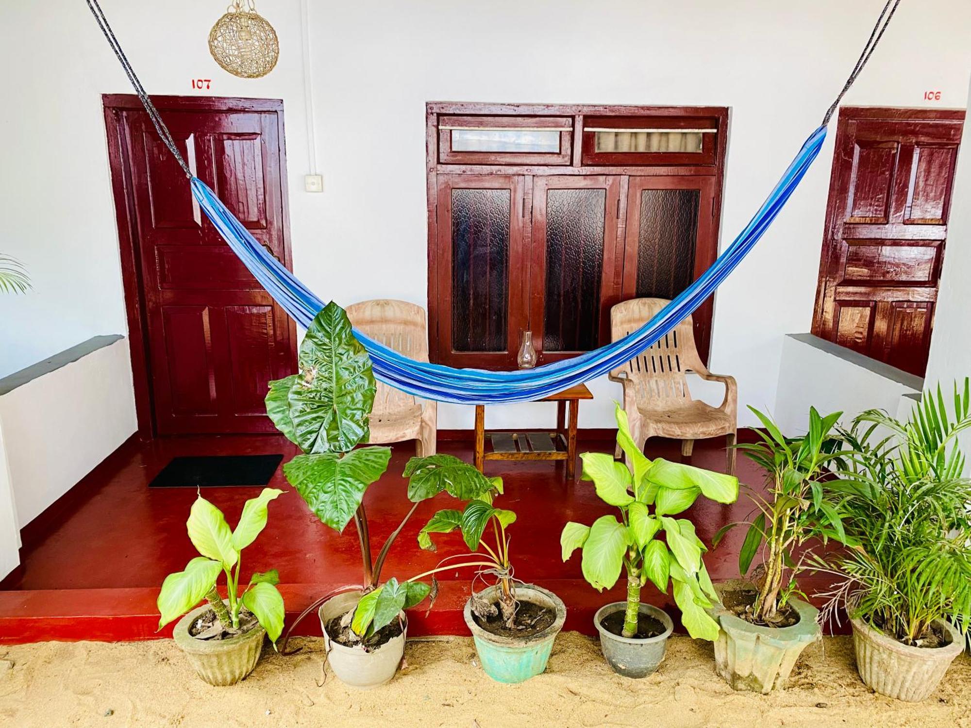 Tropicana Home Stay Arugam Bay Bagian luar foto